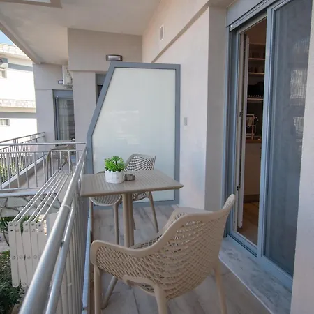 Magdalena Seaside Apartment Nea Roda