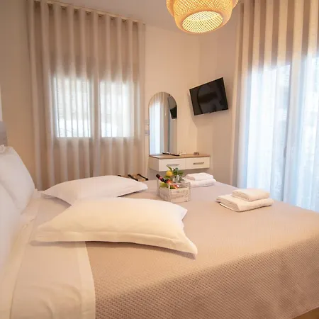 Magdalena Seaside Apartment Nea Roda
